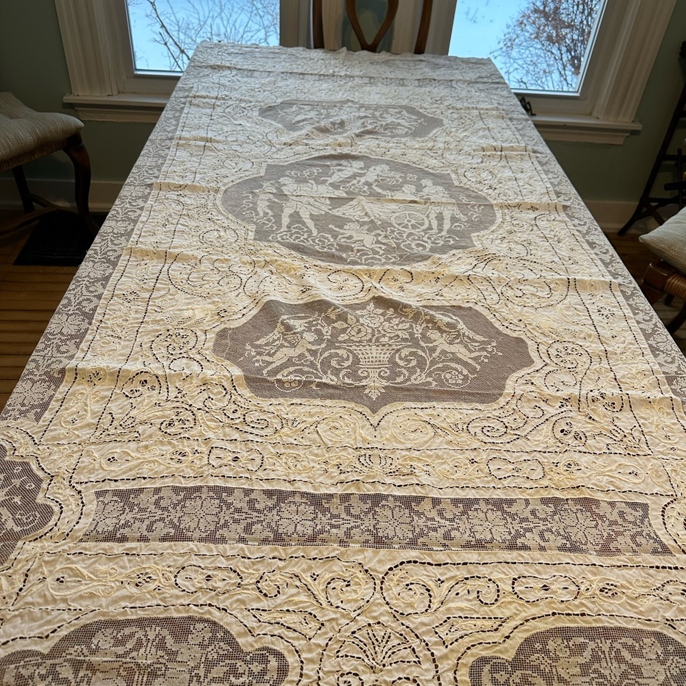 Itslian Pomie De Venice Hand  Embroidered Dining Tablecloth 84x60 Ecru